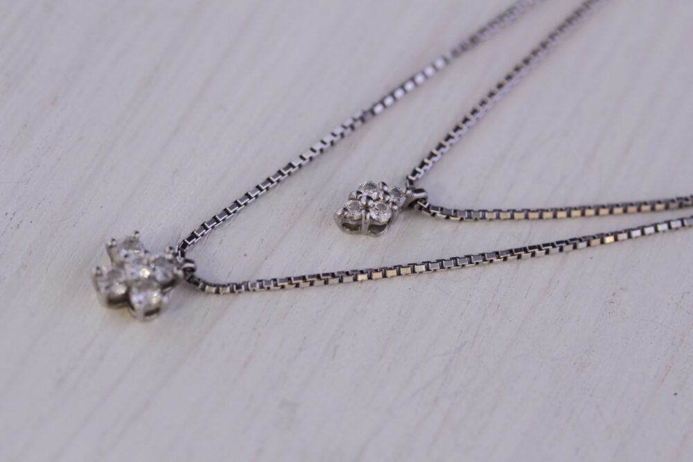 2連ネックレスを２本のネックレスへ