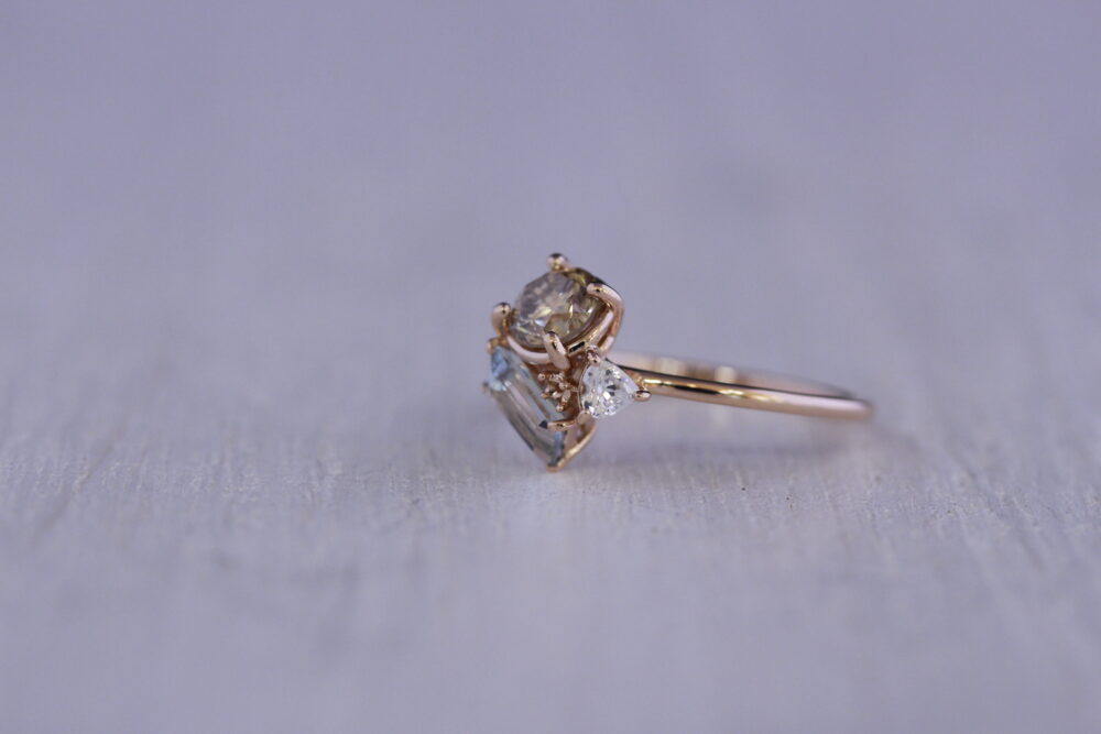 既製枠へ好みの石を入れたオリジナルリング