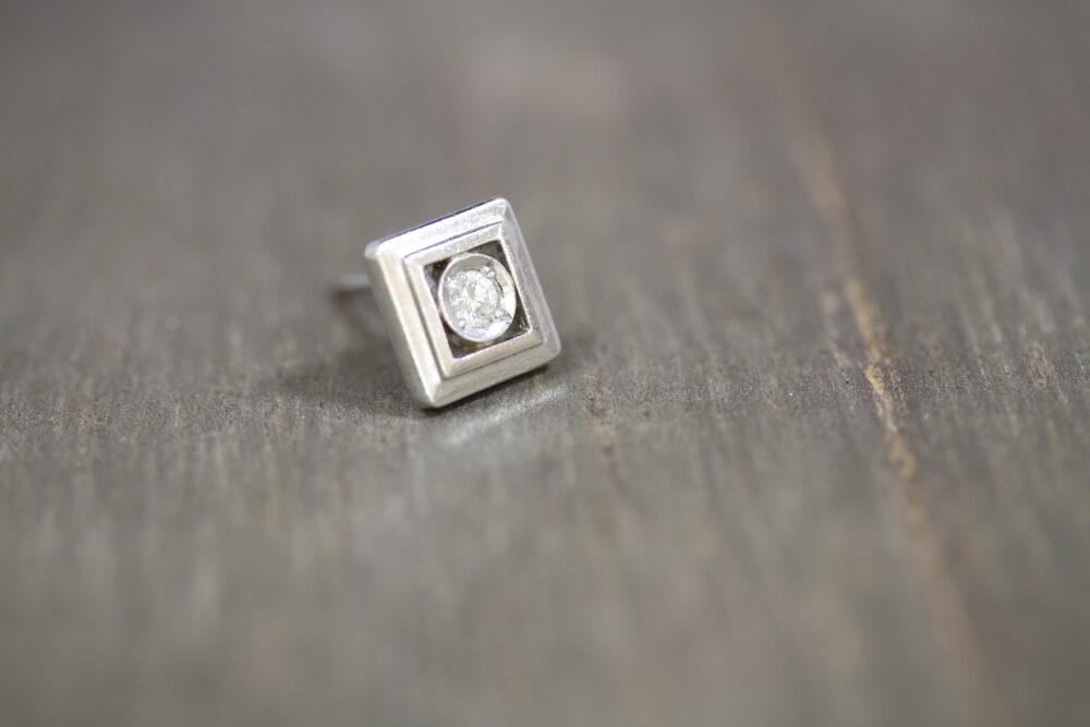 タイピンのダイヤをネックレスへ