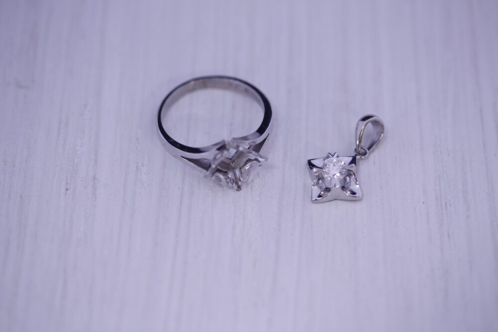 ダイヤの指輪をペンダントトップへ