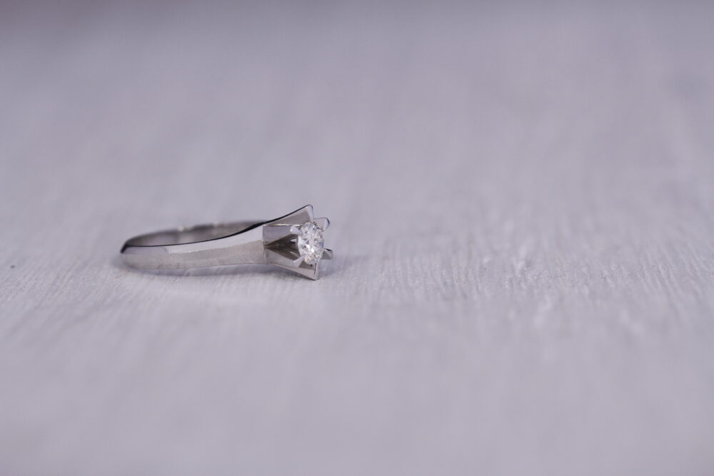ダイヤの指輪のデザイン変更