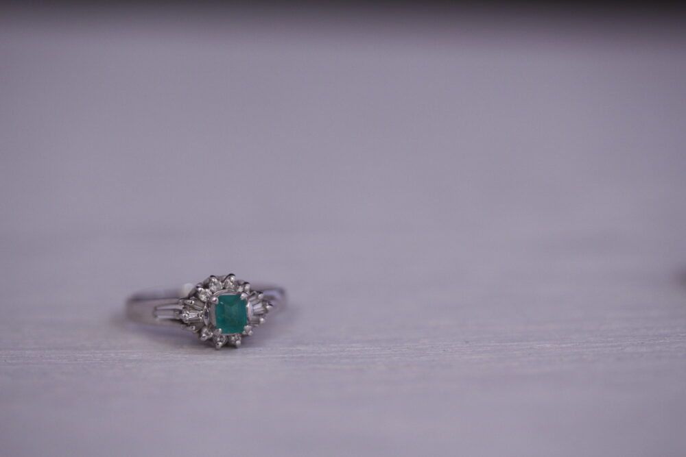 エメラルドの指輪をデザイン変更