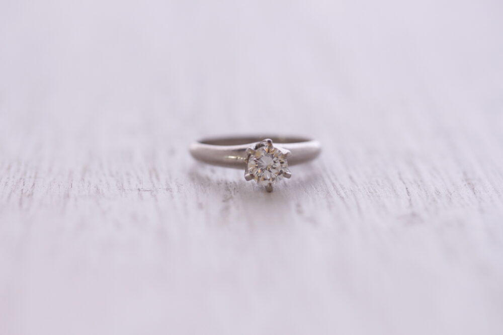 ダイヤの指輪をネックレスへ