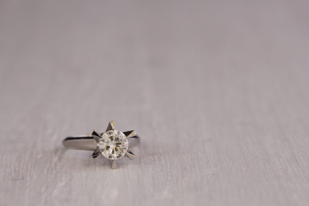 ダイヤの指輪をペンダントトップへ