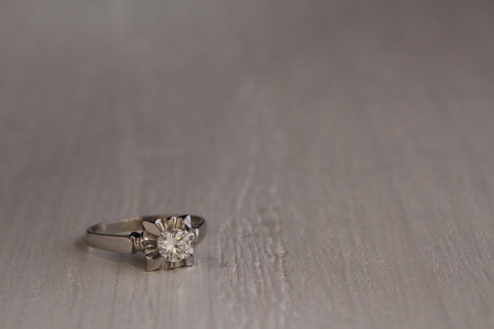 ダイヤリングのをデザイン変更