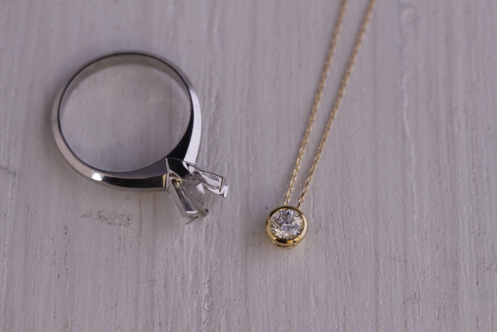 ダイヤの指輪をネックレスへ