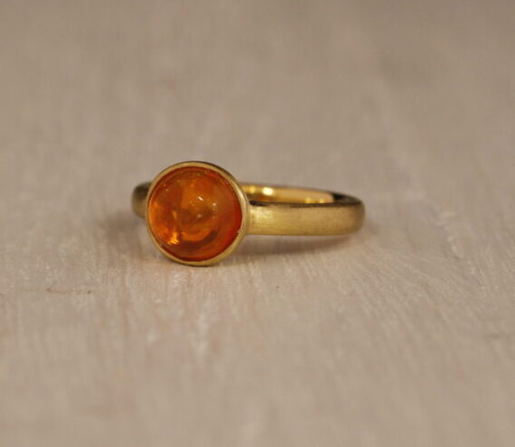 カーネリアンのルースを指輪へ