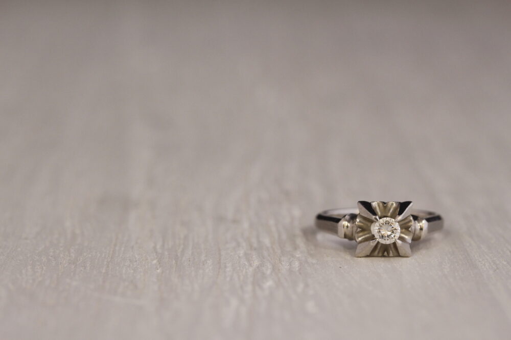 ダイヤの指輪をピアスへ
