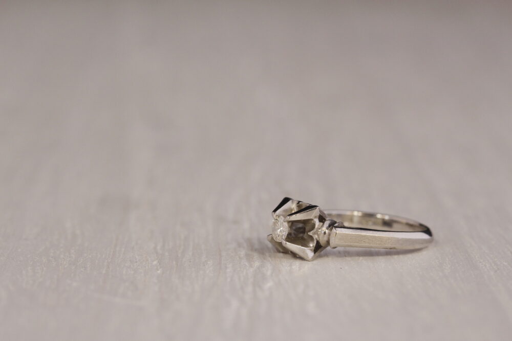 ダイヤの指輪をピアスへ