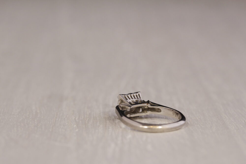 ダイヤの指輪をピアスへ