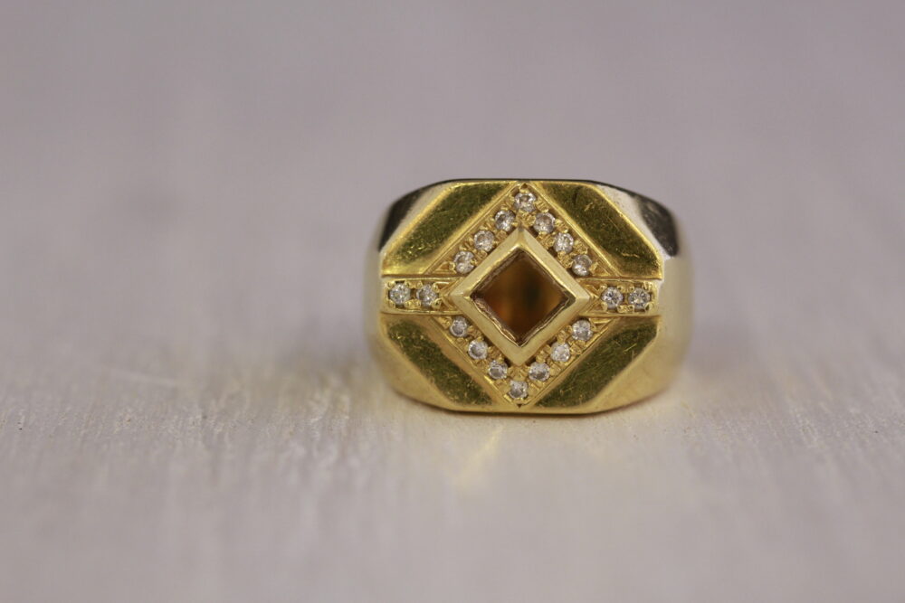 石が外れてなくなった指輪に新しい石入れ