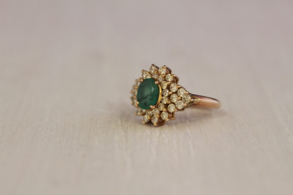 エメラルドの指輪をネックレスへ