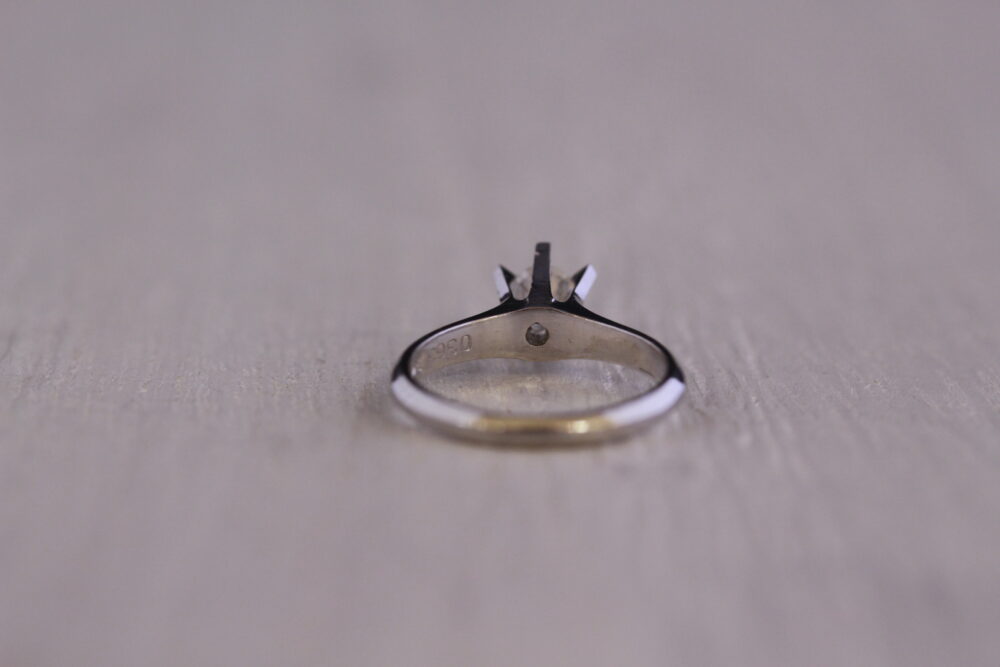 指輪をネックレスへ