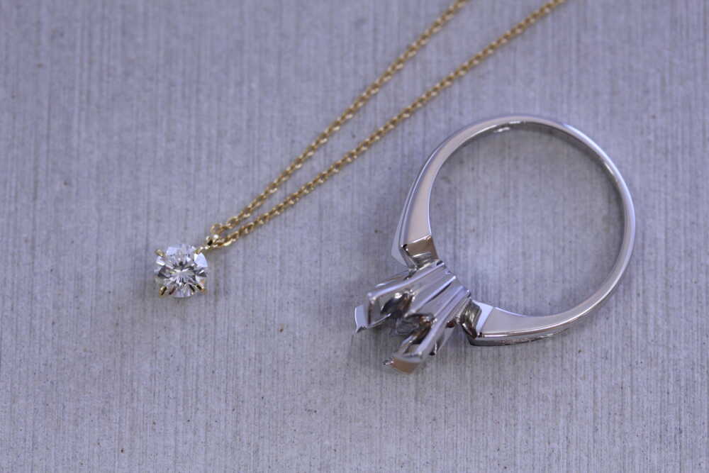 ダイヤの婚約指輪をネックレスに