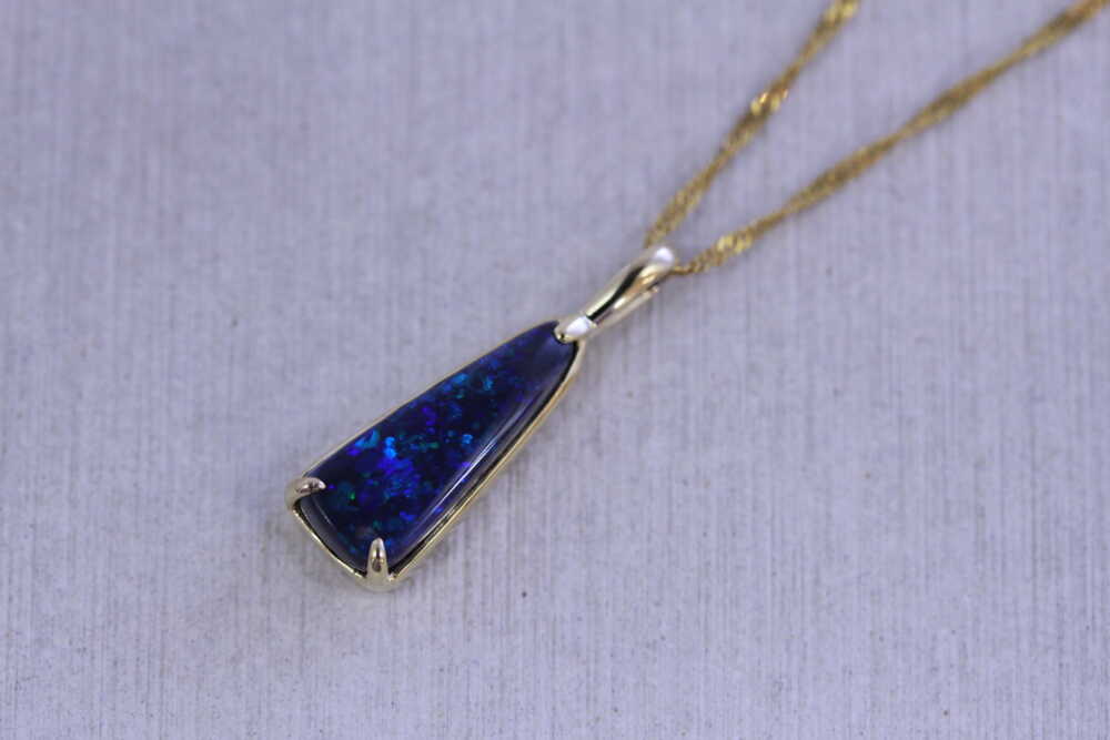 オパールのルースからネックレスに