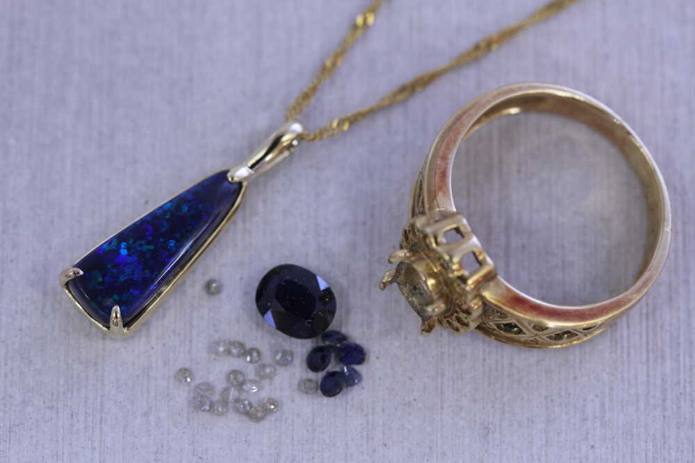 オパールのルースからネックレスに