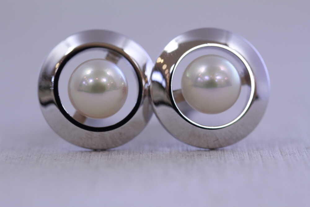 いろいろなパールでネックレスに