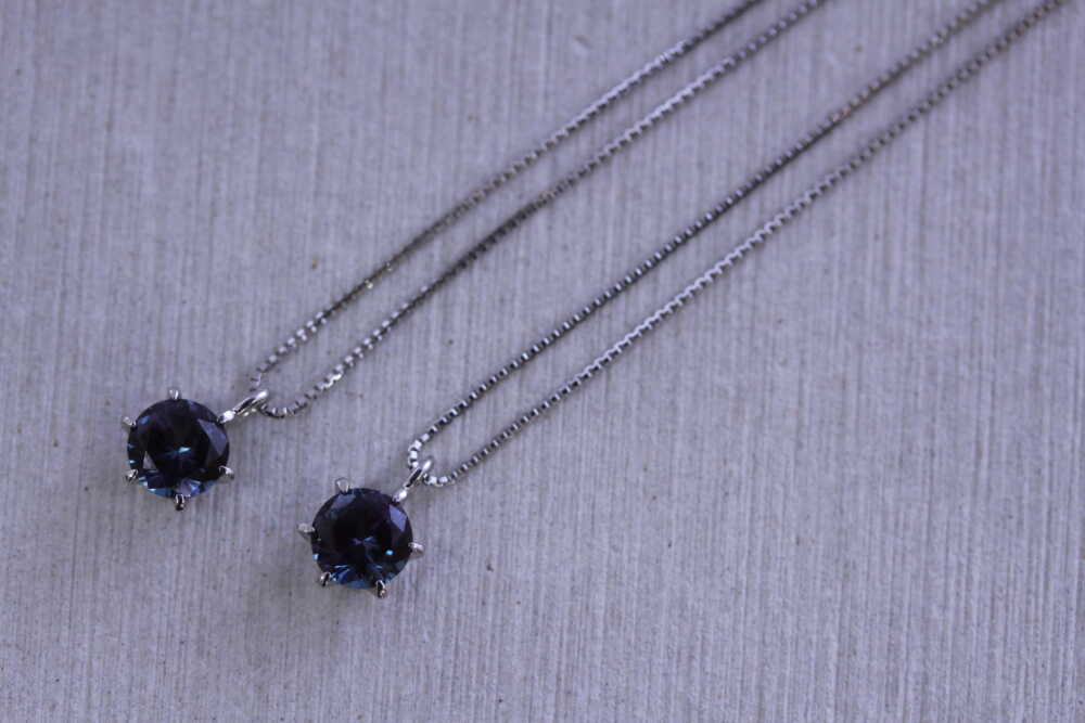 サファイヤネックレス2本でピアスに