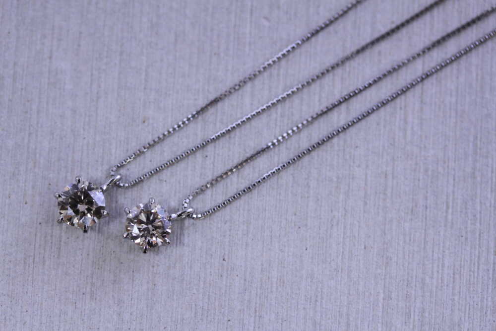 ダイヤのネックレス2本でピアスに