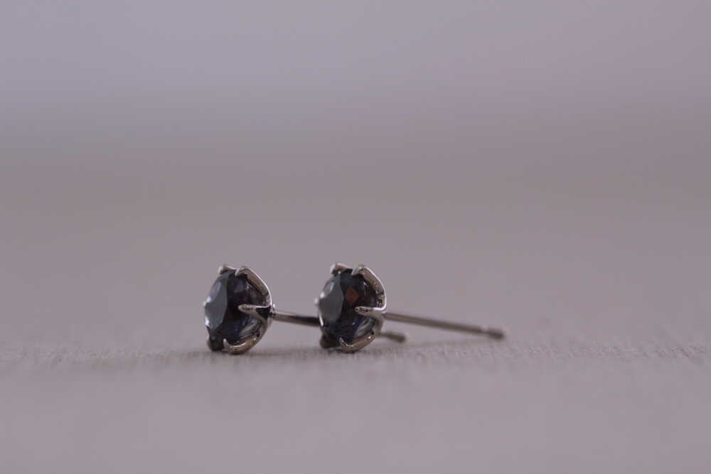 サファイヤネックレス2本でピアスに