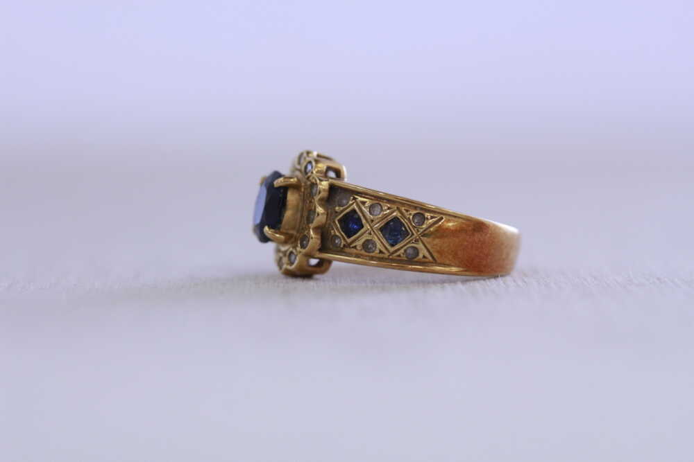 オパールのルースからネックレスに