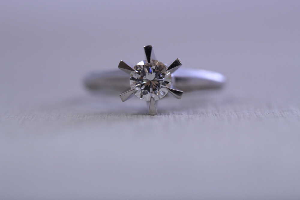 ダイヤの指輪をネックレスに