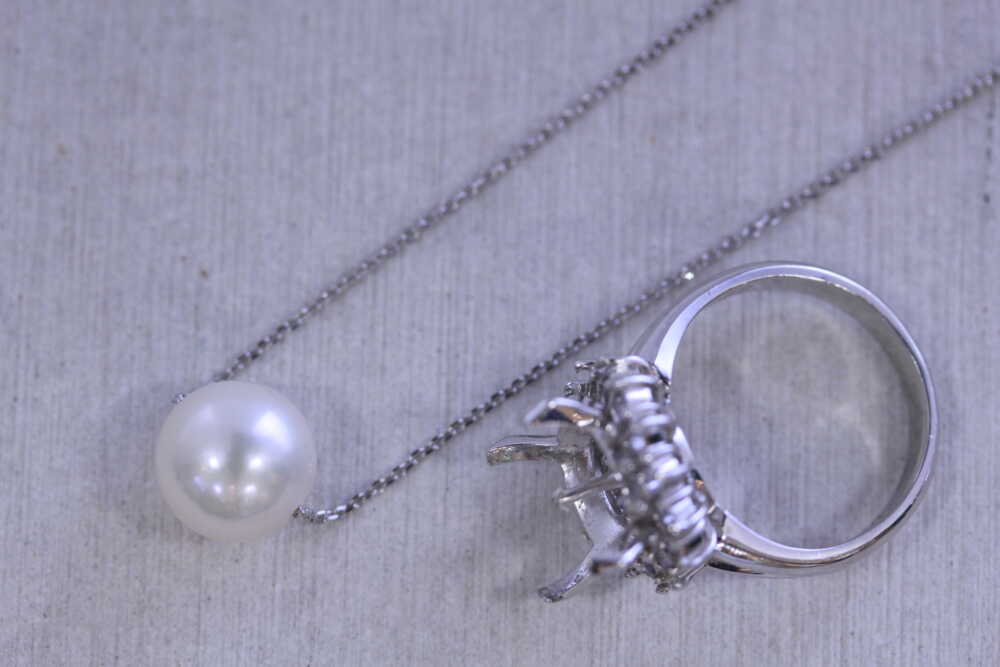 パールの指輪をネックレスに