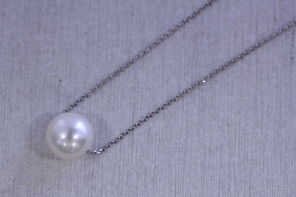 パールの指輪からネックレスへ