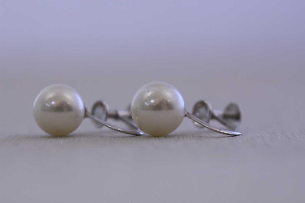 パールのイヤリングをピアスに変更