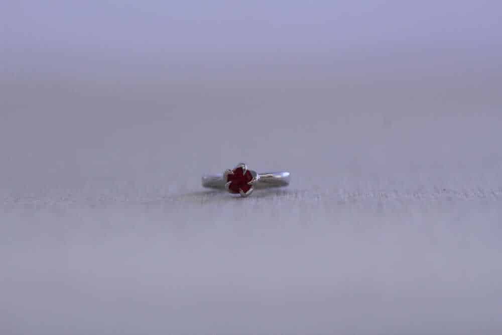 ルビーのベビーリングからネックレストップ