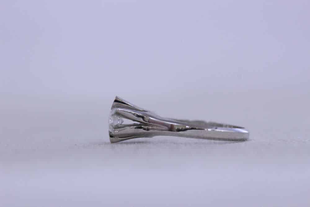 6本爪のダイヤリングのデザイン変更