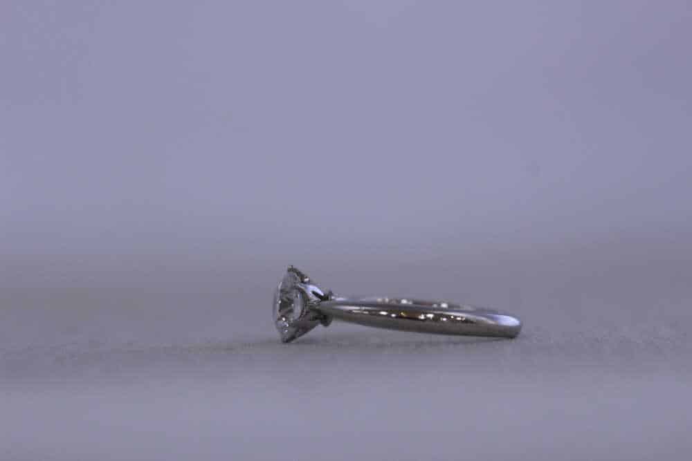 ダイヤの指輪をネックレスに