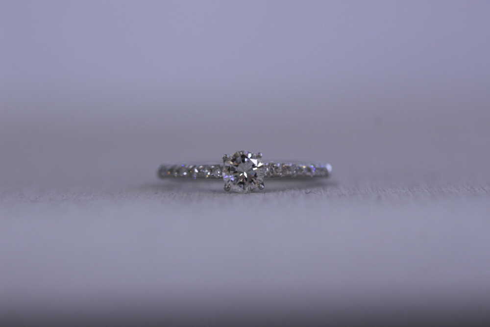 6本爪のダイヤリングのデザイン変更