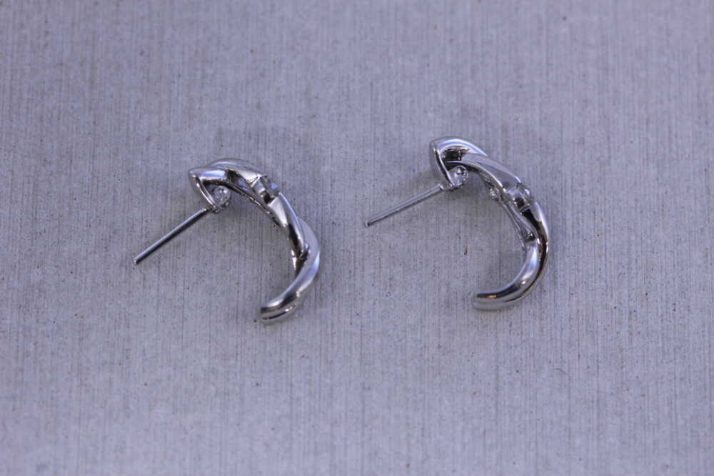 使いにくかったピアスを使いやすく加工