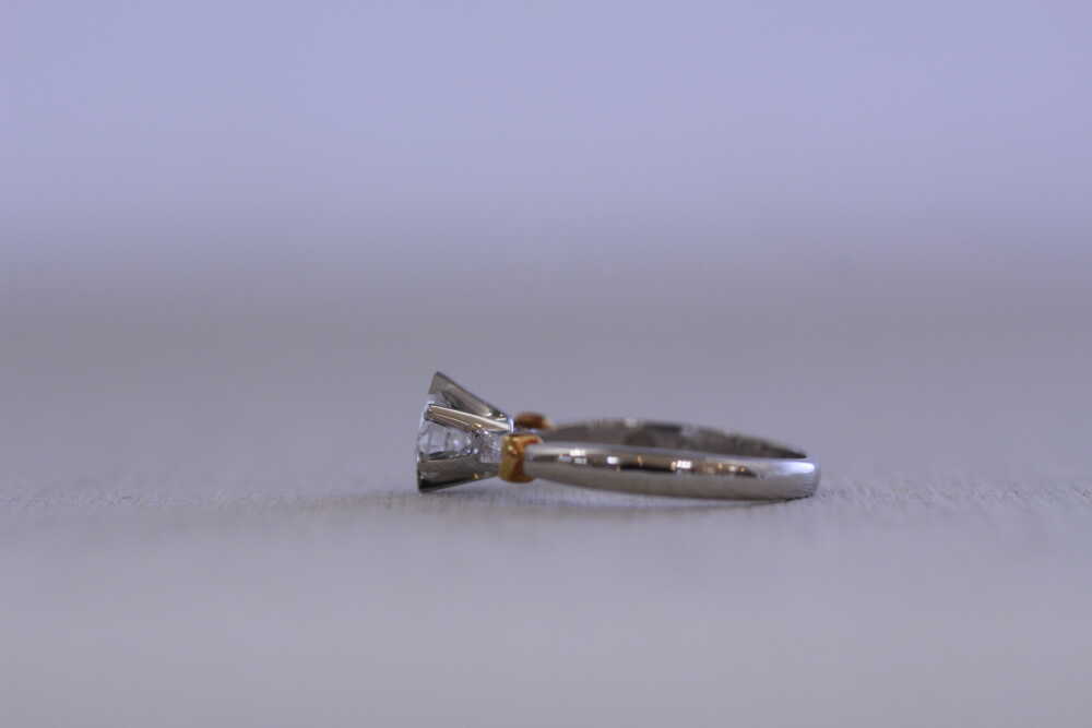 6本爪のダイヤリングのデザイン変更