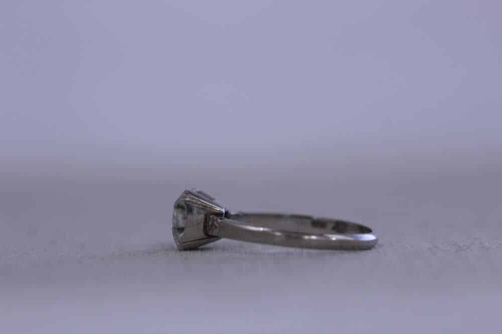 形見のダイヤの指輪でシンプルな指輪に変更