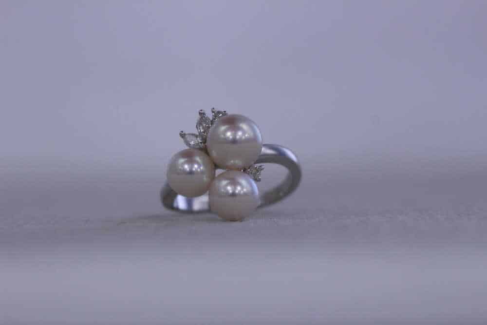 お母様のパールの指輪のパールでネックレスに