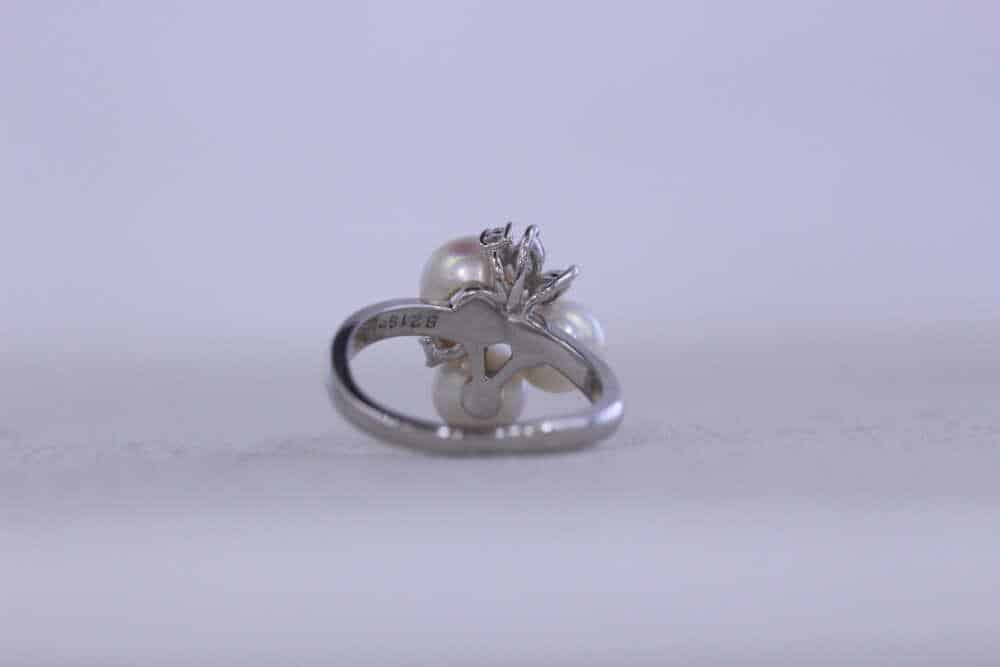 お母様のパールの指輪のパールでネックレスに