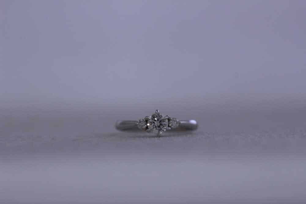 お母様ご自身のダイヤの指輪をネックレスに