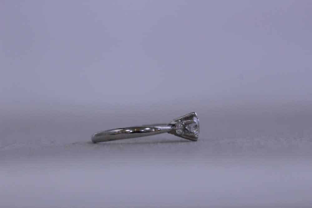 お母様ご自身のダイヤの指輪をネックレスに