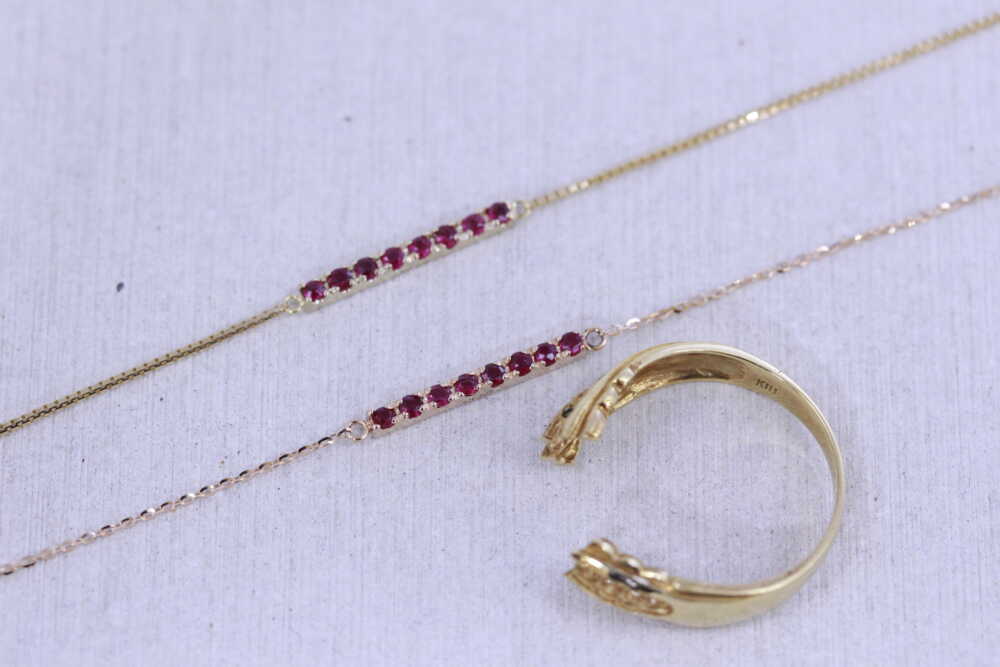 ルビーの指輪でブレスレットに