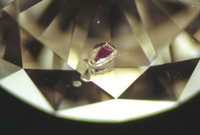 ガーネット入りダイヤモンド