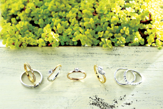 目線を変えて選ぶ、結婚指輪と婚約指輪。