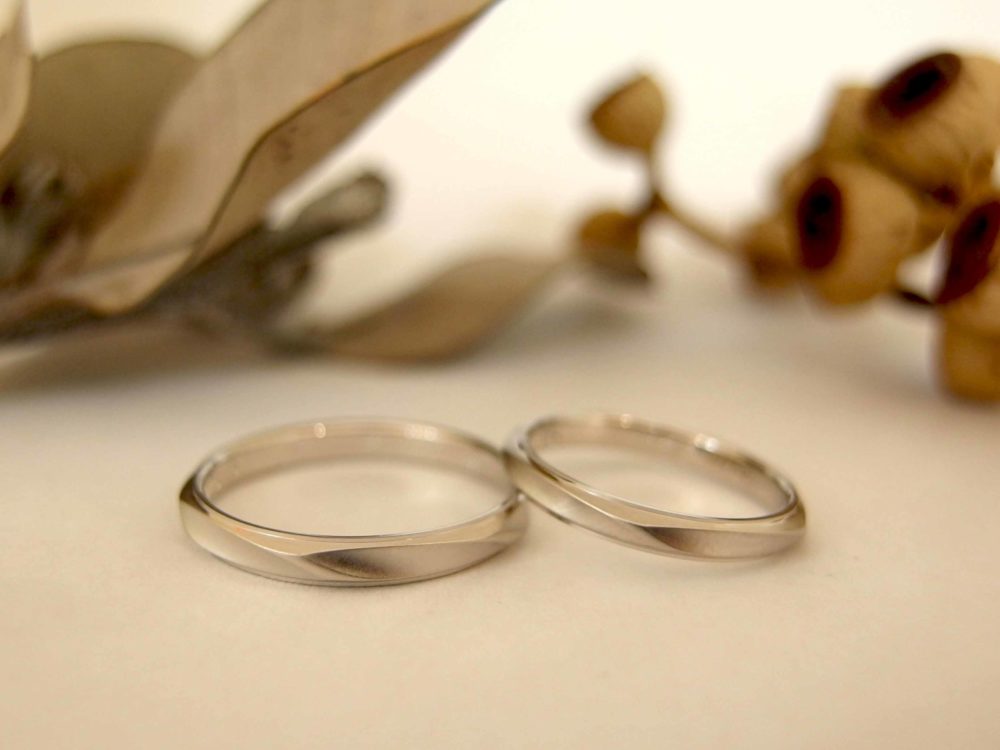 エルドーセレクトブランドの結婚指輪「ユキコハナイ」