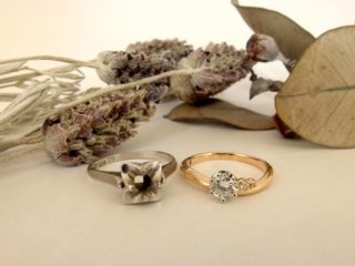 母から息子へ、息子から嫁へ 婚約指輪サプライズ