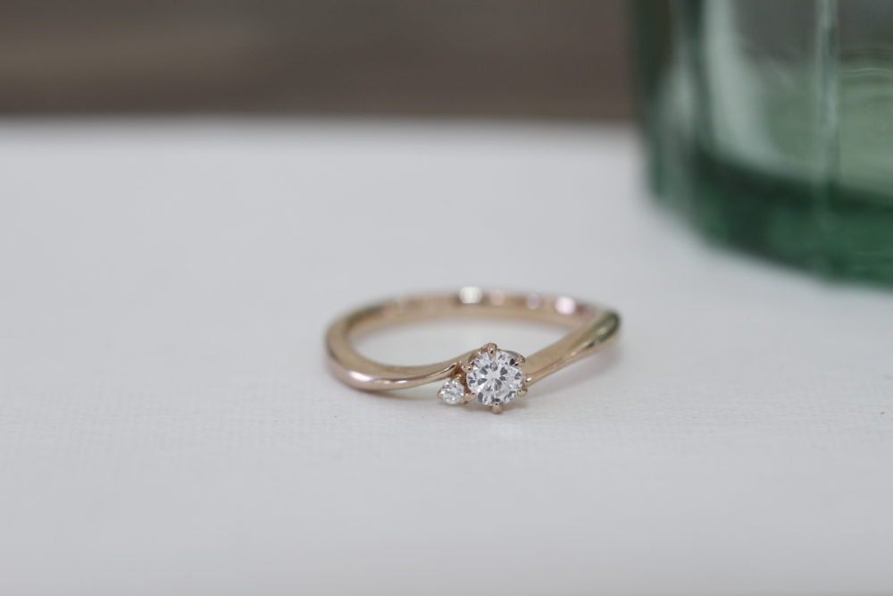 昔購入した指輪のダイヤを使ってアンティーク調なデザインへと