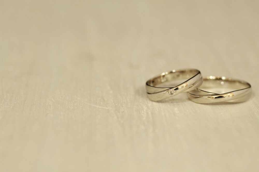 古くなり変形した結婚指輪を美しく